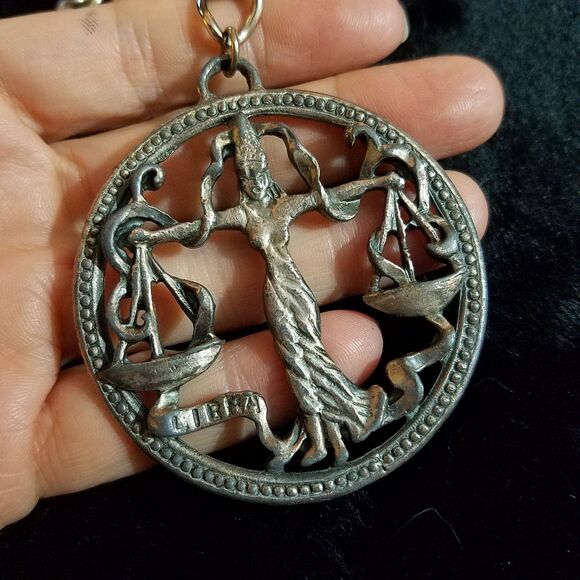 Vintage Zodiac Jewelry, 1960s Sign of Libra Pendant on Chain - Picture 4 of 6